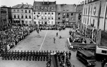 Święto Wojska Polskiego na rynku w Sulechowie